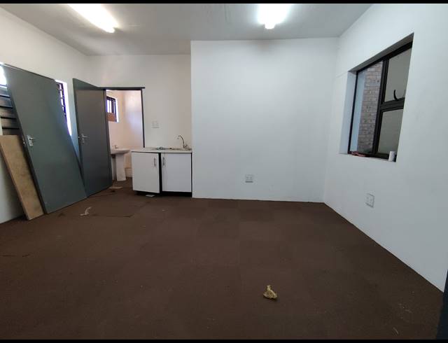 293M² WAREHOUSE TO LET IN TULISA PARK